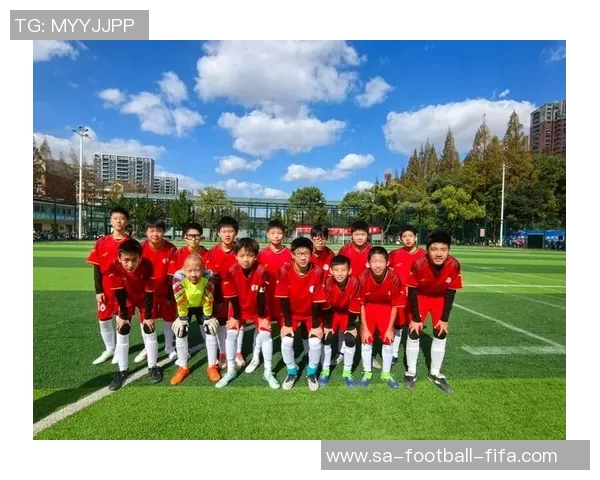 学生足球衣的选择与搭配技巧助力校园运动风采展现